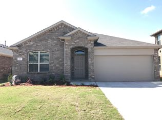 305 Red Fox Ln, Denton, TX 76210