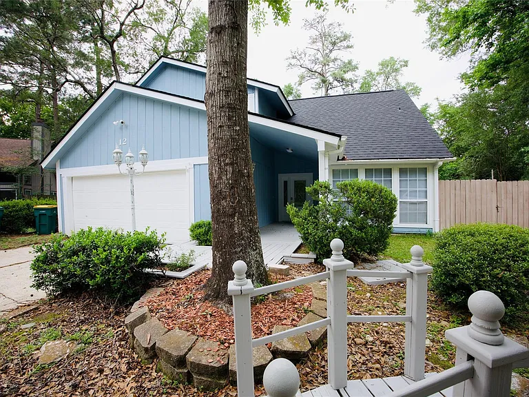 12 Dewthread Ct — Photo 2