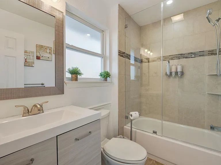 12221 Eunice St — Photo 23