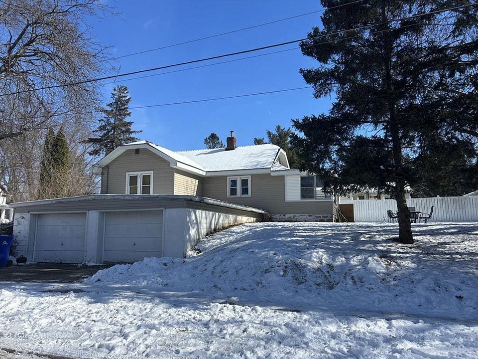 2nd image of 1542 Ivy Ave E