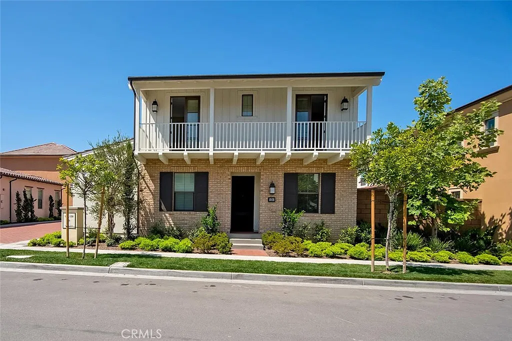 3 bed, 2.5 bath, 1948 sqft, $5,750 — Photo 2