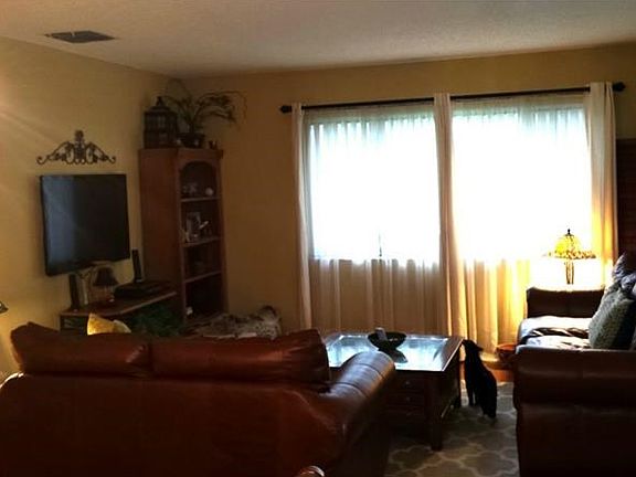 Comfy Family Room!