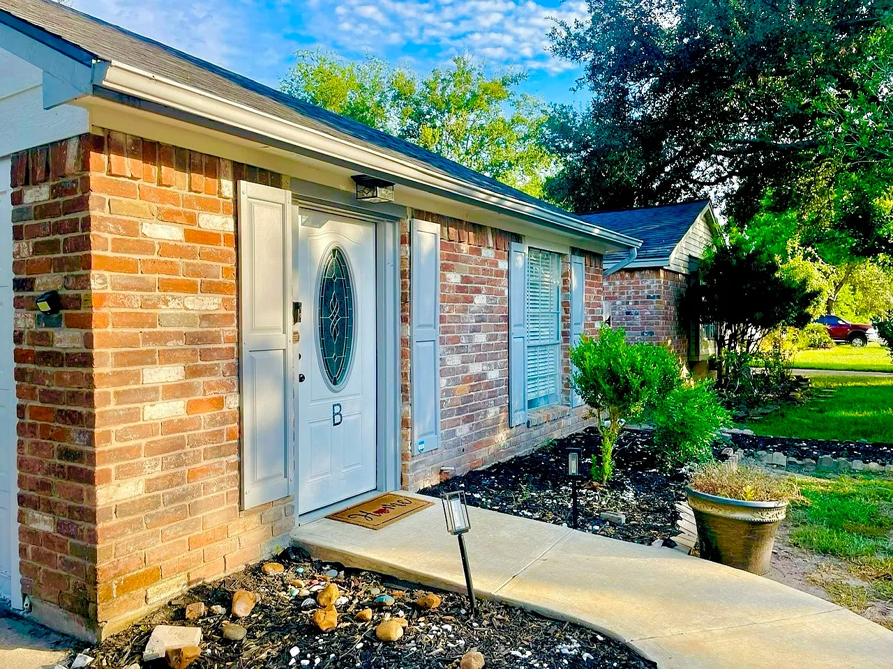 1 bed, 800 sqft, $1,100 — Photo 2