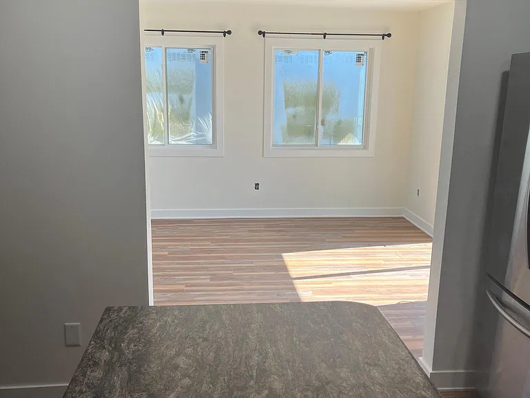 1004 Lincoln St SE — Photo 3