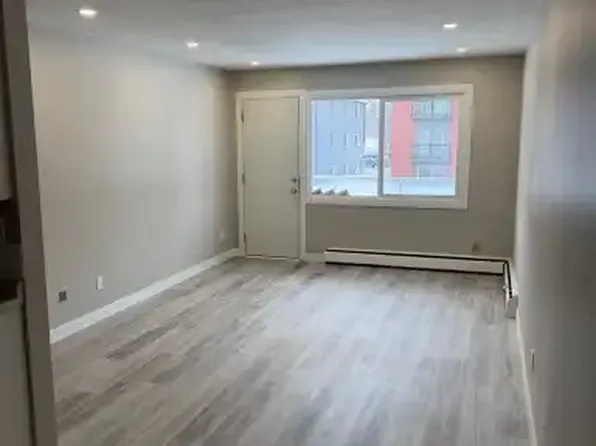 7108 80th Ave NW #202, Edmonton, AB T6B 0C6