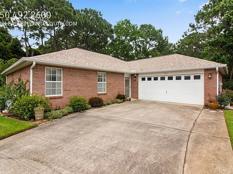 366 Bay Tree Dr — Photo 1