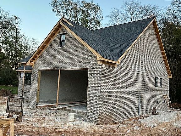 2nd image of 50 Melrose Cv
