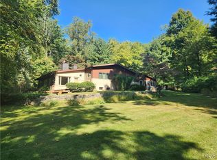 3364 Honeysuckle Rd, Bethlehem, PA 18015