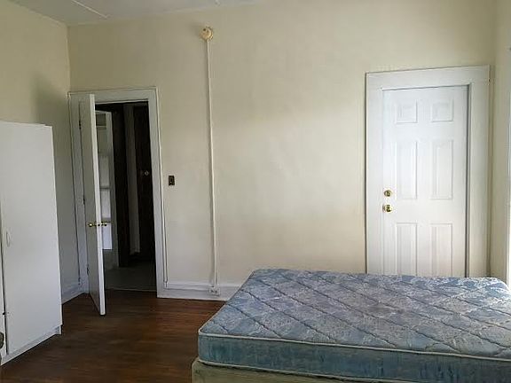 4th image of 105 Dewitt Pl #4