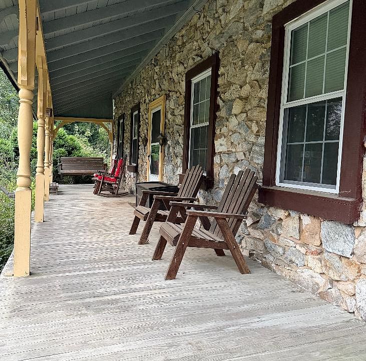 2nd image of 1670 Creek Rd