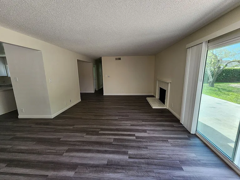 12091 Cherry St — Photo 11