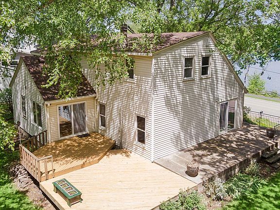 3rd image of 338 McCarrons Blvd S
