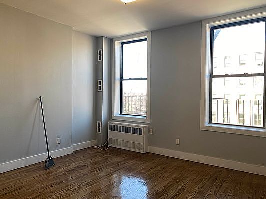 2nd image of 102 E 116th St APT 4F