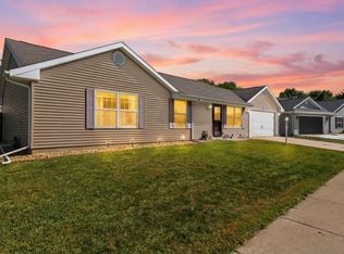 2712 Milford Dr, Urbana, IL 61802