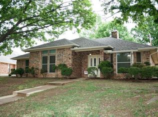 5301 Oak Branch Dr, Arlington, TX 76016