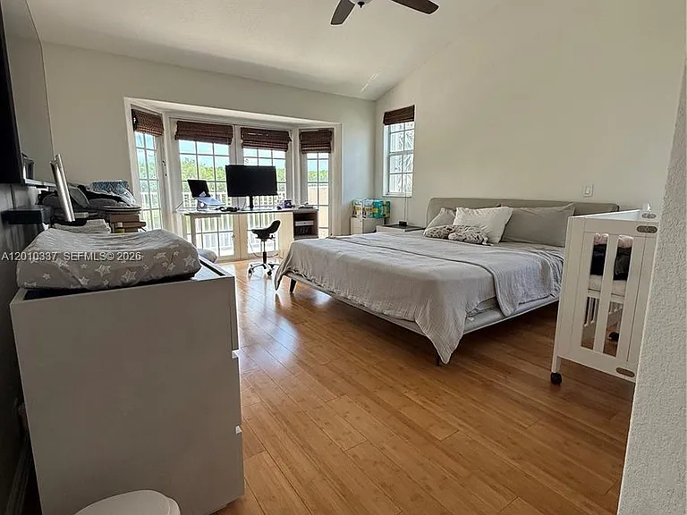 1070 Capistrano — Photo 45