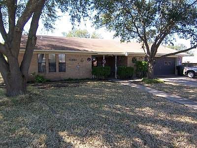 1st image of 1905 Carnation Ln