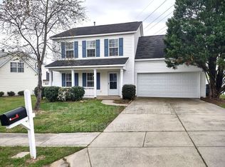 2111 Pimpernel Rd, Charlotte, NC 28213