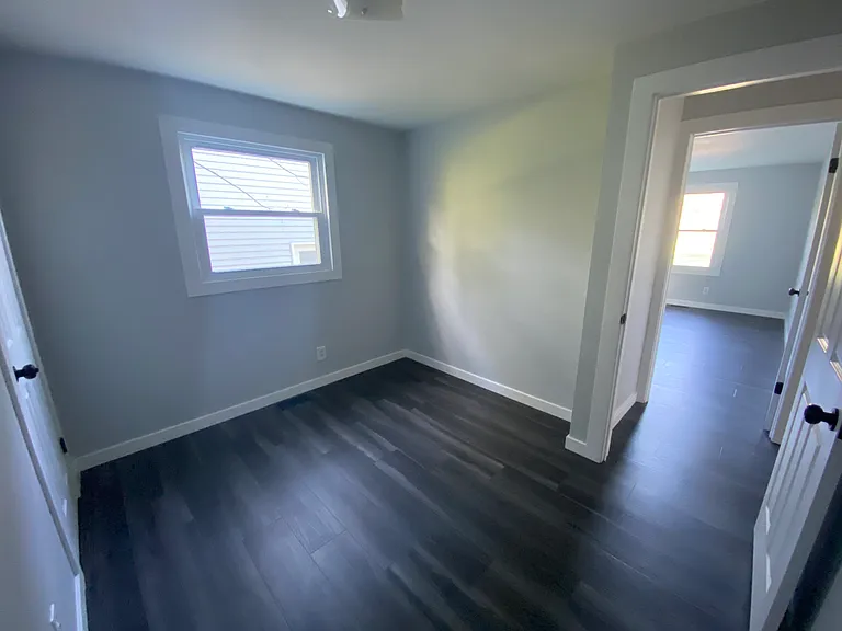 Middle Bedroom