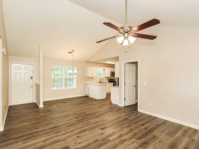 1310 Waterton Trl — Photo 6