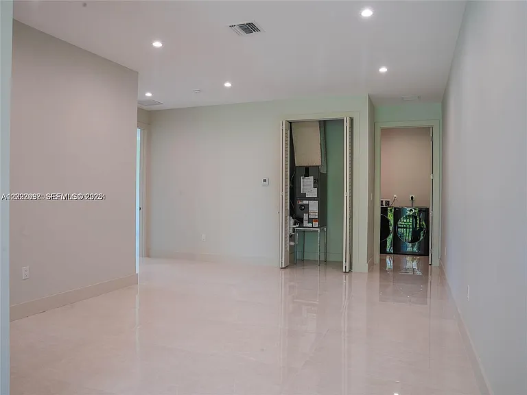 8410 SW 65th Ave — Photo 36