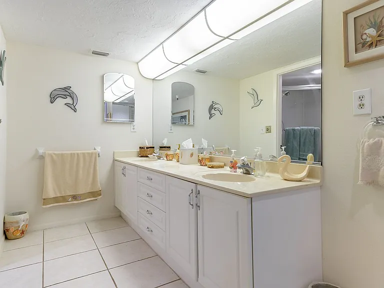 5135 Gulf Of Mexico Dr #103 — Photo 19