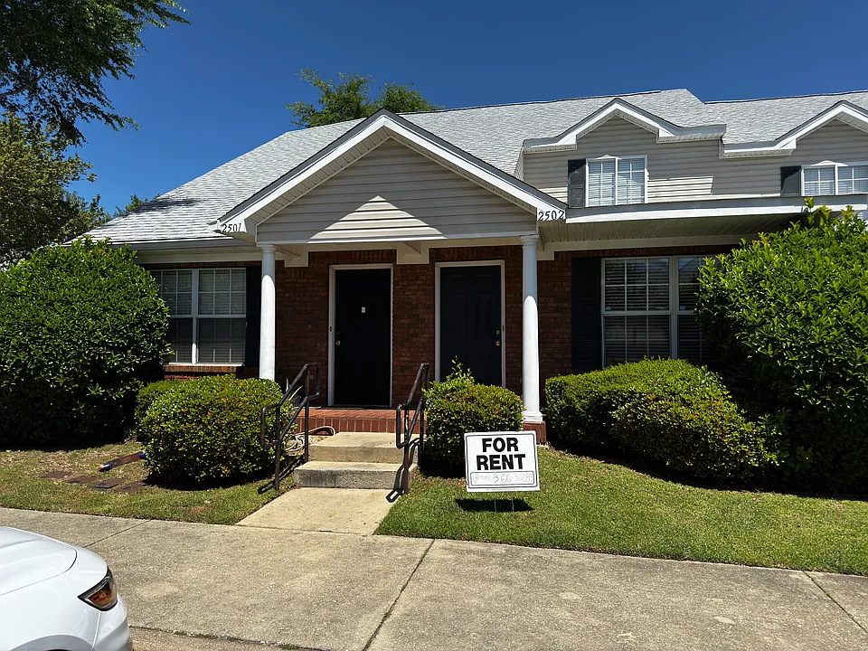 2738 W Tharpe St #2500