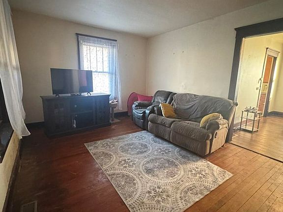 3rd image of 238 W 2nd St