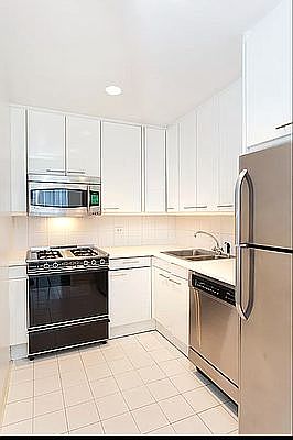 4th image of 146 W 57th St APT 58E