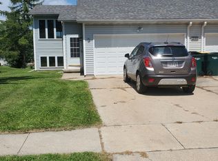 233 W Parkview St #B, Cottage Grove, WI 53527