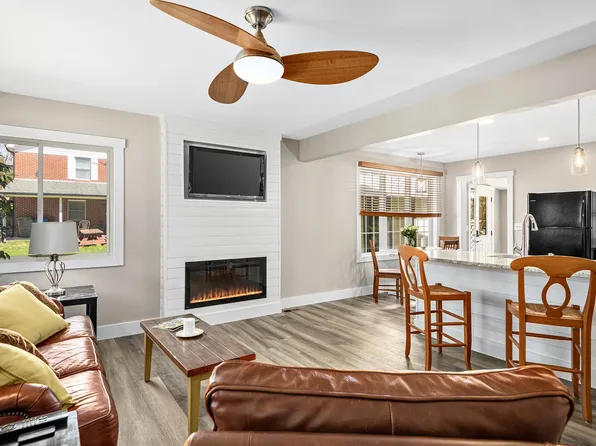 316 Ehringhaus St, Hendersonville, NC 28739
