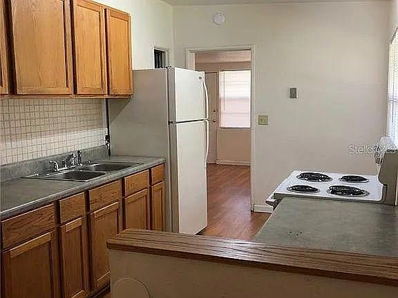 3rd image of 113 Mayfair Cir