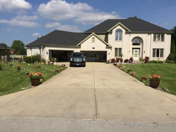 155 Canvasback Ln, Bloomingdale, IL 60108