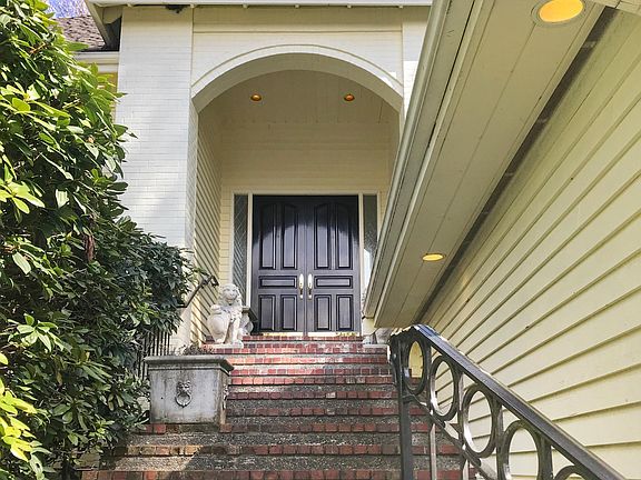 2nd image of 13744 209th Ave NE