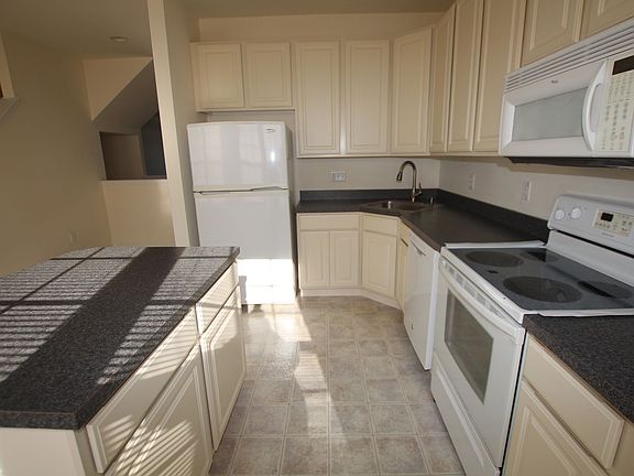5th image of 35385 Winthrop Ct