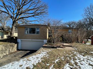 9 River Bluff Rd, Elgin, IL 60120