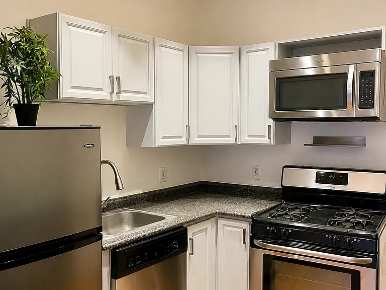 116 Clinton St #2S — Photo 5