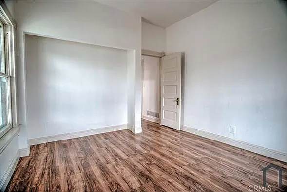 335 W 20th St — Photo 12