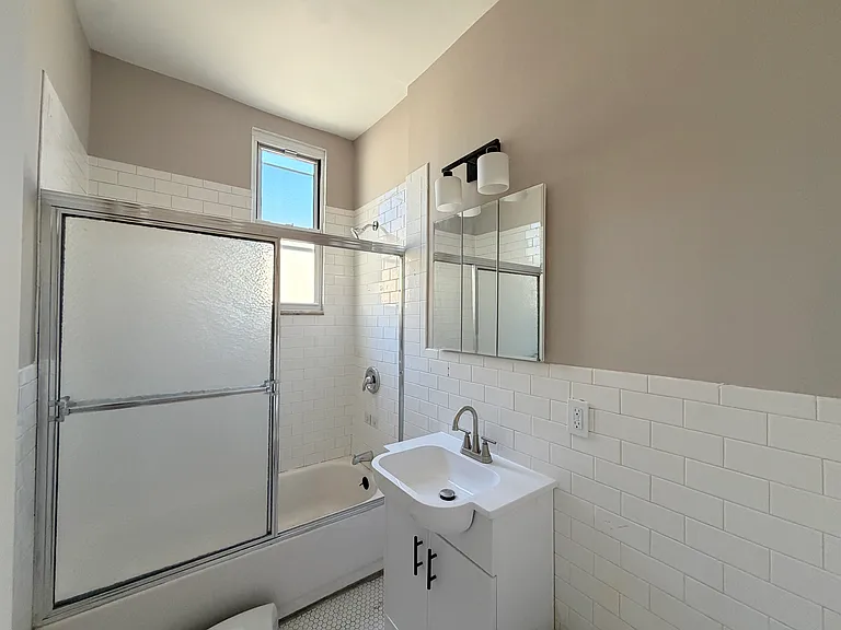245 McClellan St #3W — Photo 5