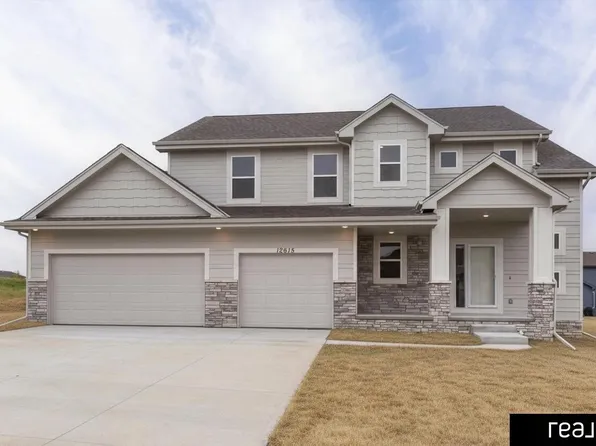 12615 Carpenter St, Omaha, NE 68138