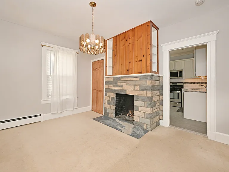 264 Morse Ave — Photo 8