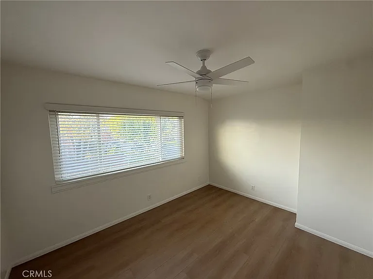 10317 Pinehurst Ave — Photo 5