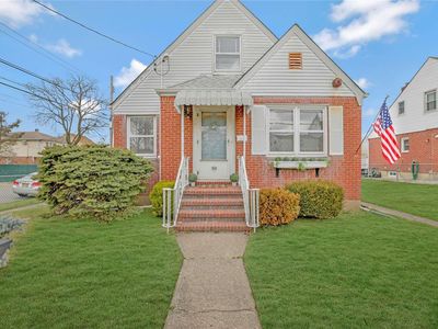 301 Lowell Avenue, New Hyde Park, NY, 11040