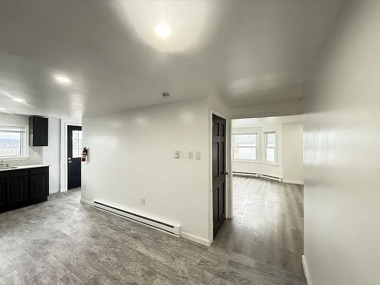 735 Main St — Photo 6
