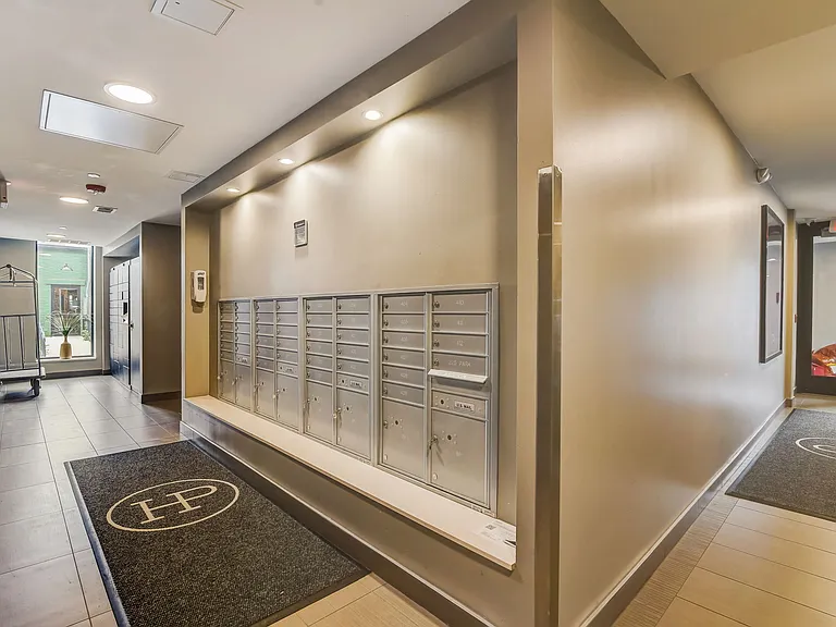 HIGHPOINT Clarendon Hills — Photo 26