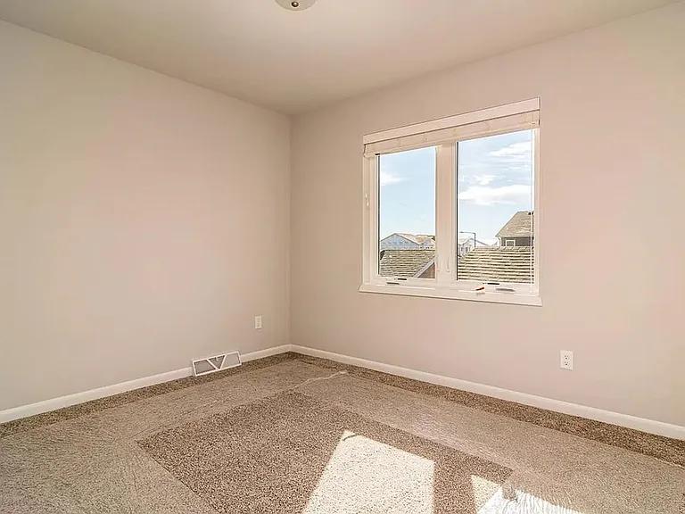 2741 Spark St — Photo 10