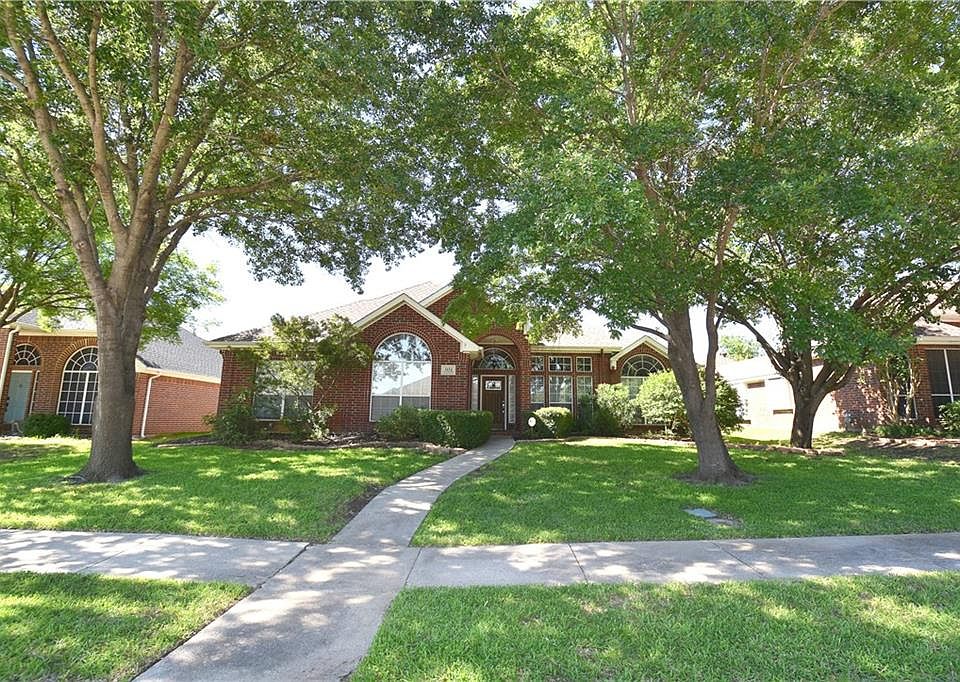 1st image of 1654 Waterford Dr