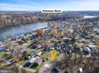 37 Hot Springs Ave, Falling Waters, WV 25419