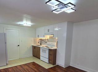 2886 Lake Shore Blvd W #1, Toronto, ON M8V 1J2