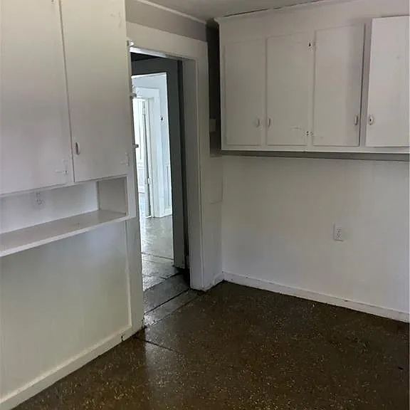 2850 Edgewood St — Photo 8